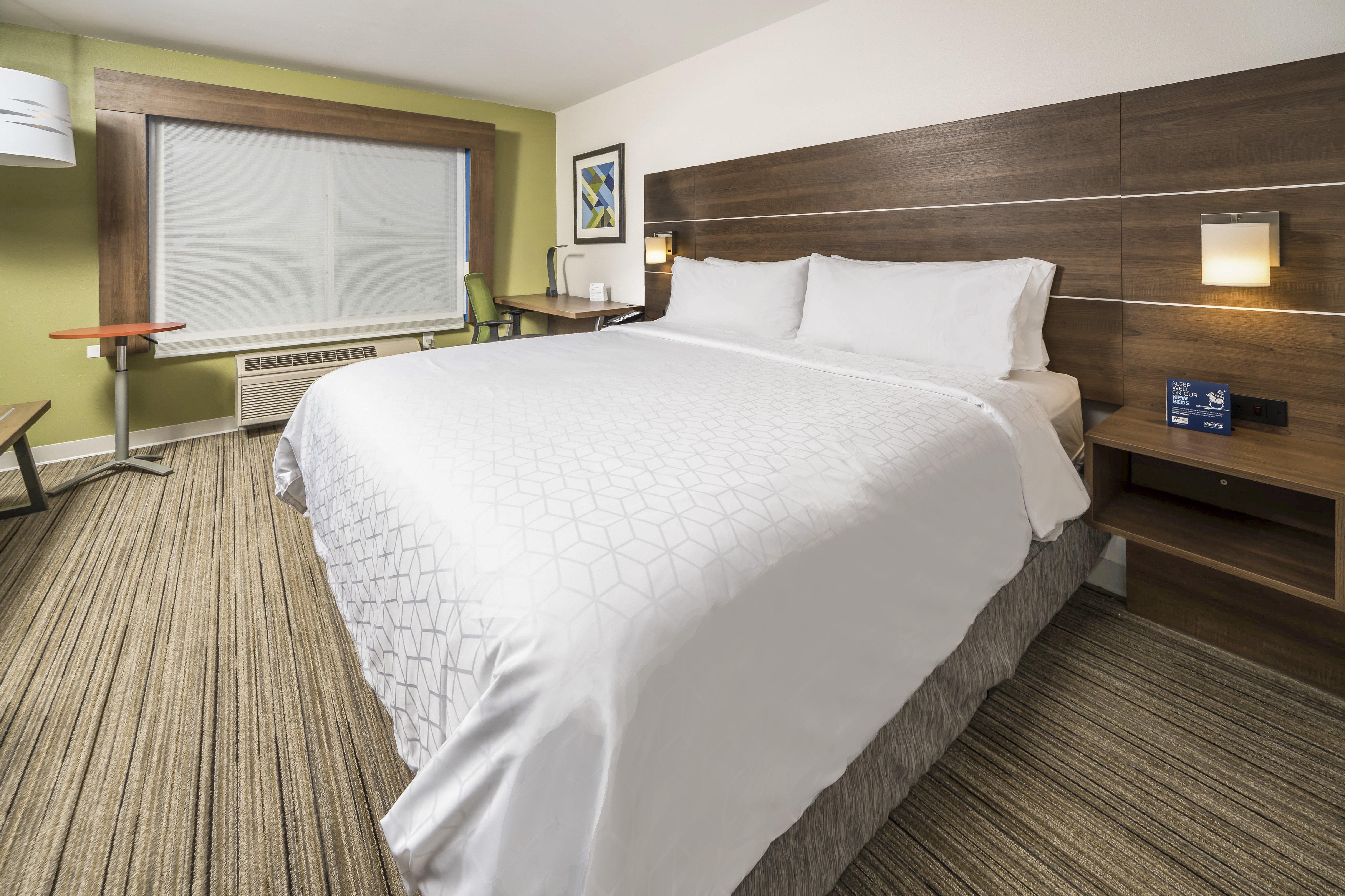 Holiday Inn Express Chicago Northwest-Vernon Hills By Ihg Exterior photo