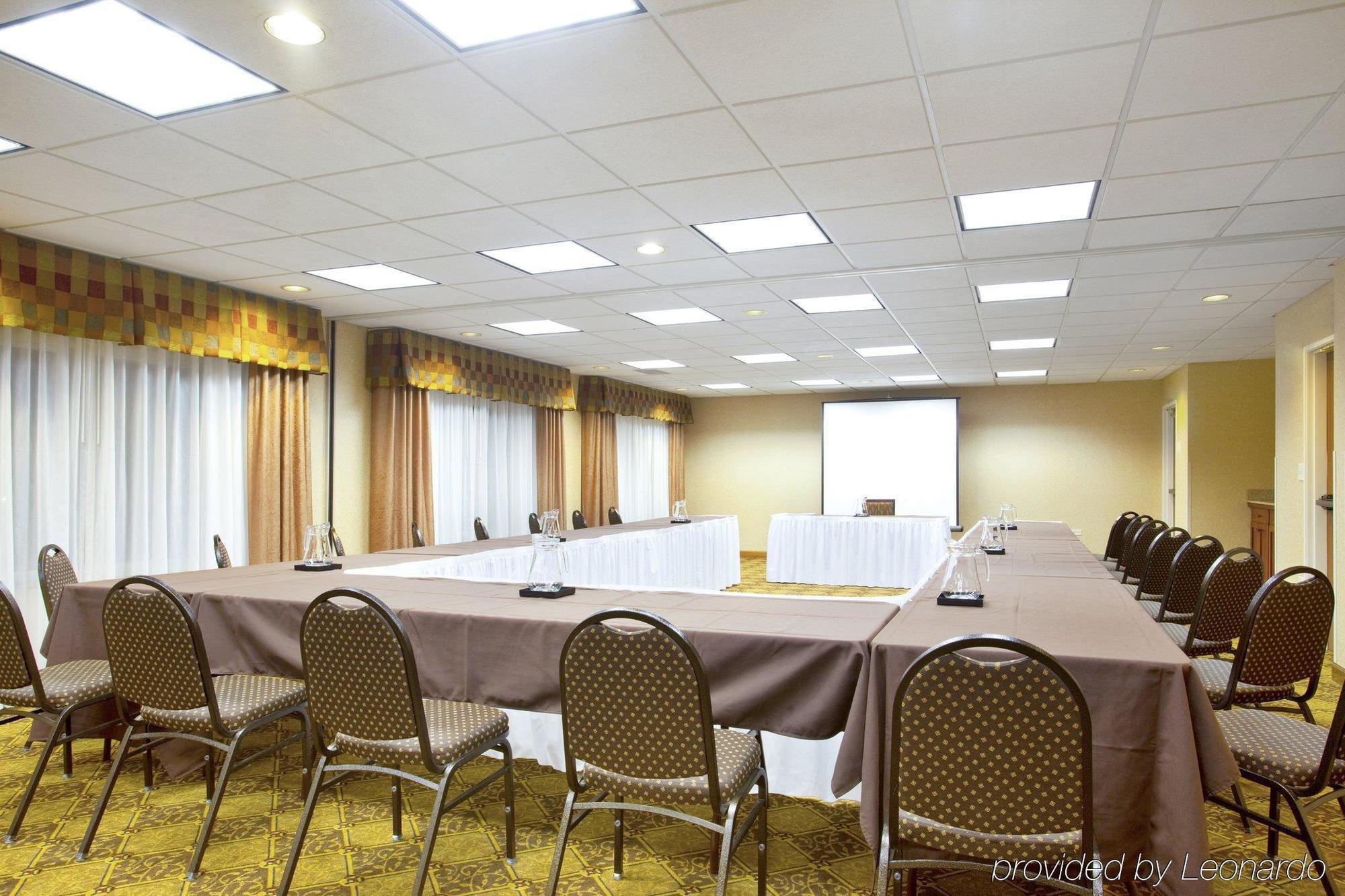 Holiday Inn Express Chicago Northwest-Vernon Hills By Ihg Facilities photo