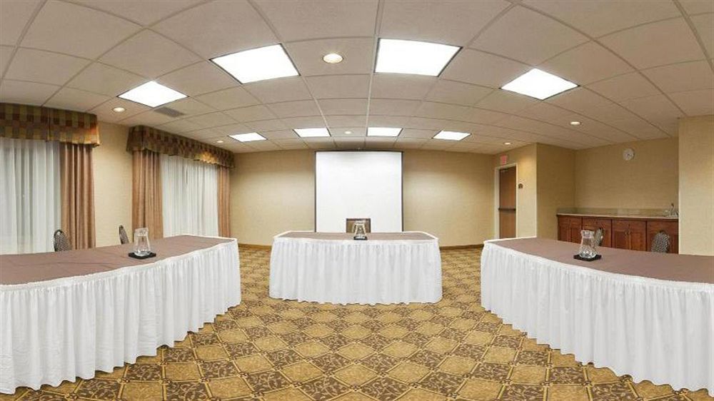 Holiday Inn Express Chicago Northwest-Vernon Hills By Ihg Exterior photo