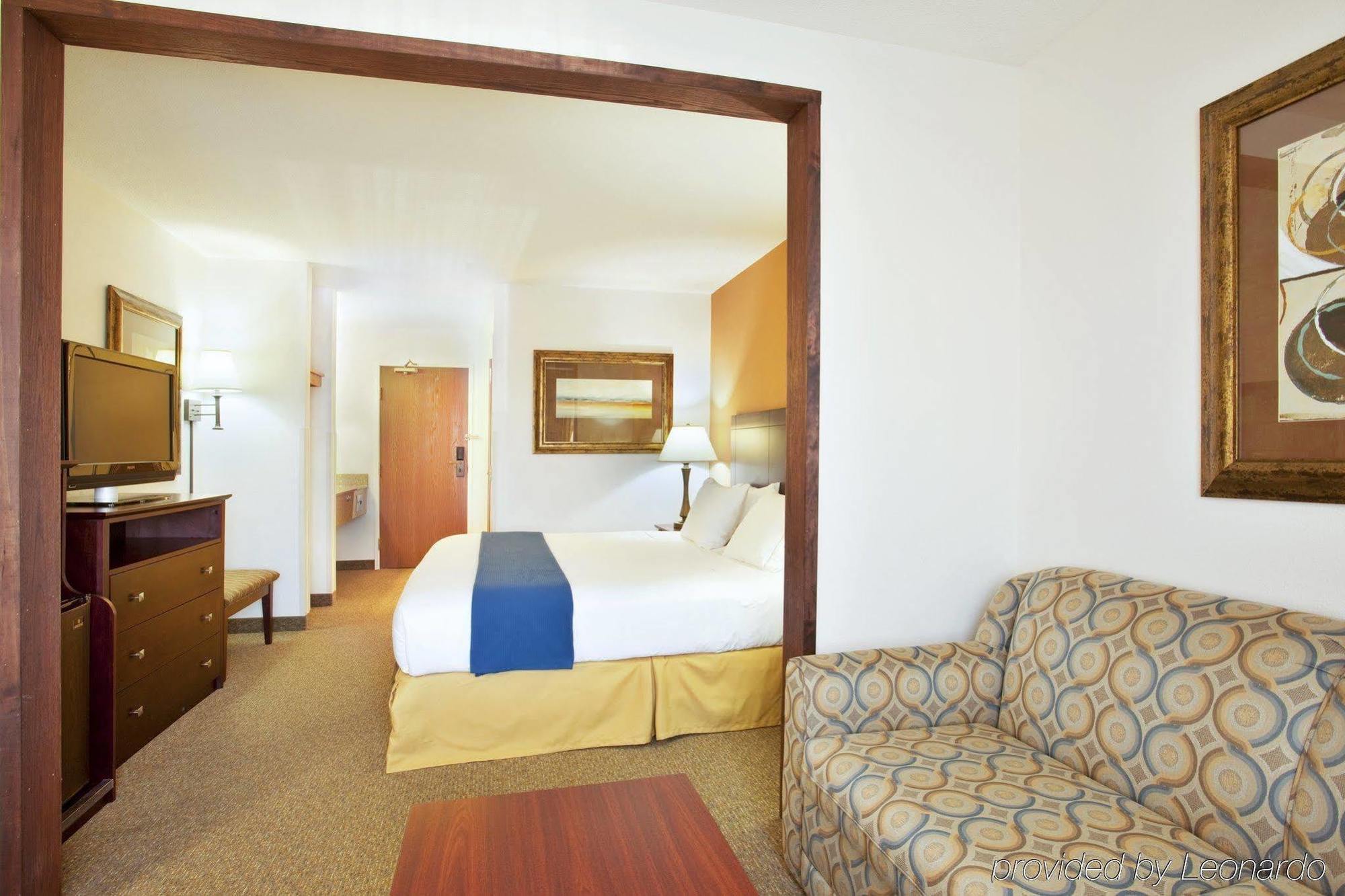 Holiday Inn Express Chicago Northwest-Vernon Hills By Ihg Room photo